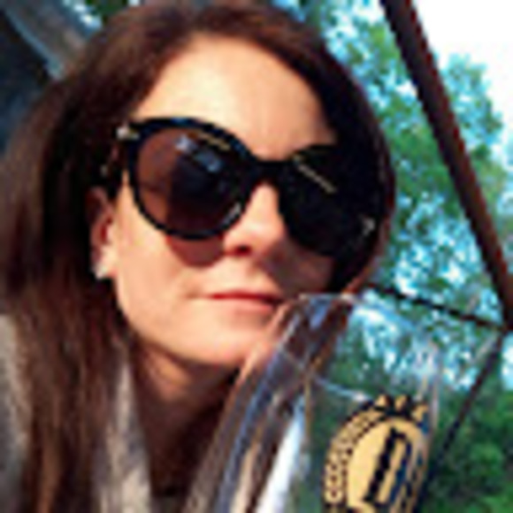 Meet your Posher, Melissa - Picture 1 of 1